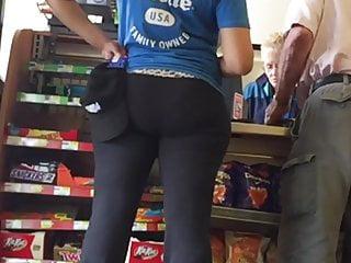 Schwarze Jeans in den Arsch gefickt
