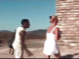 Grosser Omar fickt geile Blondine guide