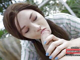 Gefickt wie eine wirtin - die junge Eskort Prinzessin wird vom Boy in den Arsch gefickt