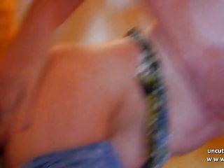 Amateurin im Hotelzimmer gefickt und angespritzt