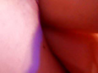 Sie wird dreifach penetriert und mit Toys gefickt