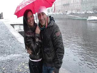 Aufgerissen und durchgeknallt das geile Fickstück - scharfer Dreier auf dem Balkon